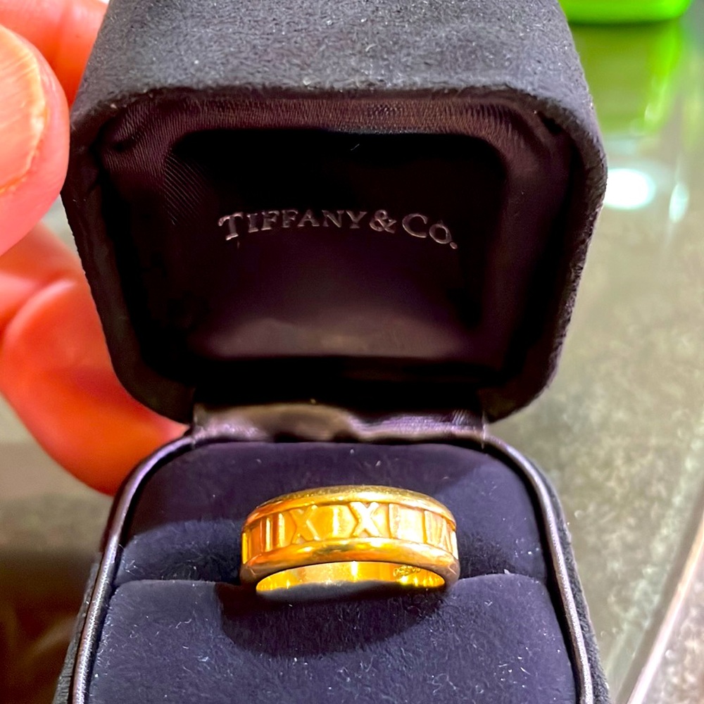 Tiffany Atlas Yellow 18k Gold Ring with Tiffany box